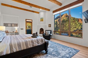 4 bedrooms, iron/ironing board, travel crib, free WiFi