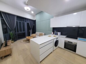 Superior Apartment, 1 Bedroom, Balcony, City View | Private kitchen | Fridge