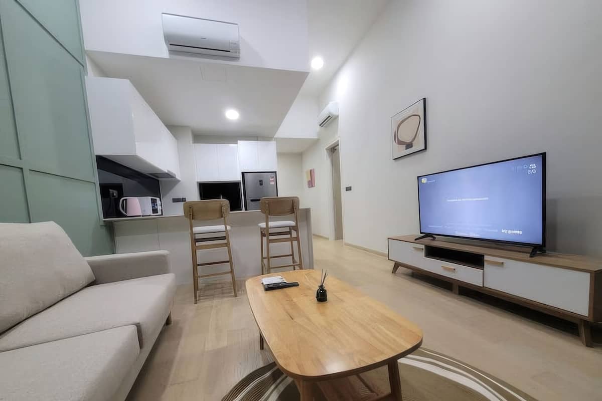 Superior Apartment, 1 Bedroom, Balcony, City View | Living area | 40-inch TV with cable channels