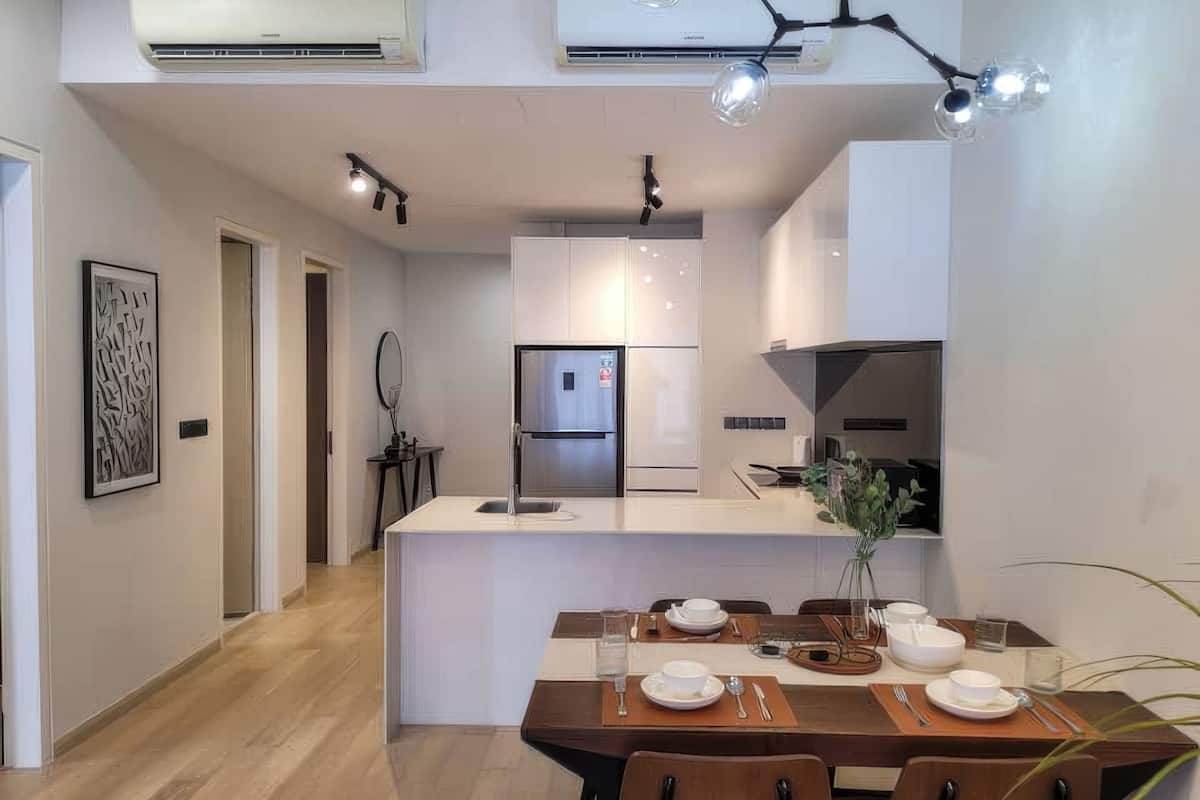 Superior Apartment, 2 Bedrooms, Balcony, City View | In-room dining