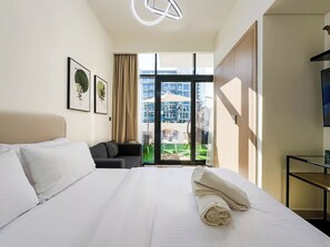 WiFi, bed sheets - Elegant Studio Escape in Al Merkadh-117 (Dubai)