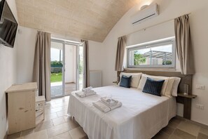 4 عدّة غرف نوم ومكواة/لوح كي وواي فاي وملاءات أسرّة