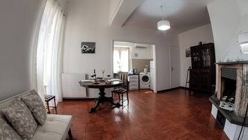 Family Apartment, Balcony, City View | Living area