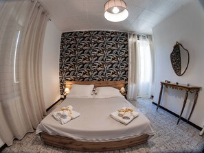 Family Apartment, Balcony, City View | Premium bedding, down comforters, individually decorated, desk - I COLORI DELLA SICILIA NOBLESSE (Caltagirone)