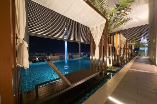 Pavilion Ceylon Hill Suites Apartments KL