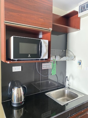 Standard Double Room, Balcony | Private kitchen - Smyrna (Pattaya)