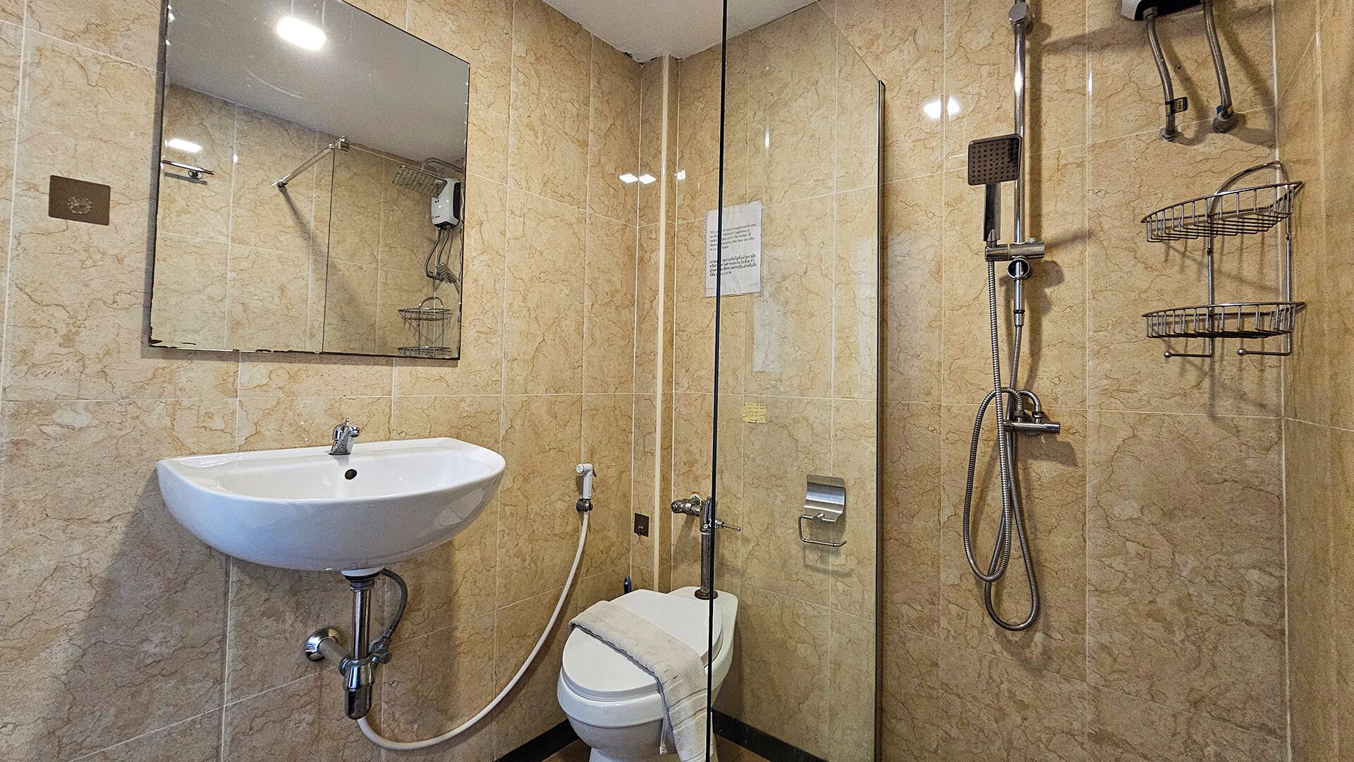 Chambre Double Standard, balcon | Salle de bain