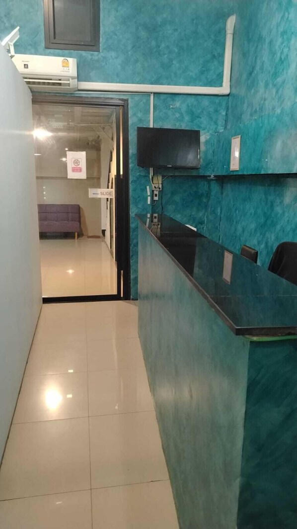 Quầy tiếp tân