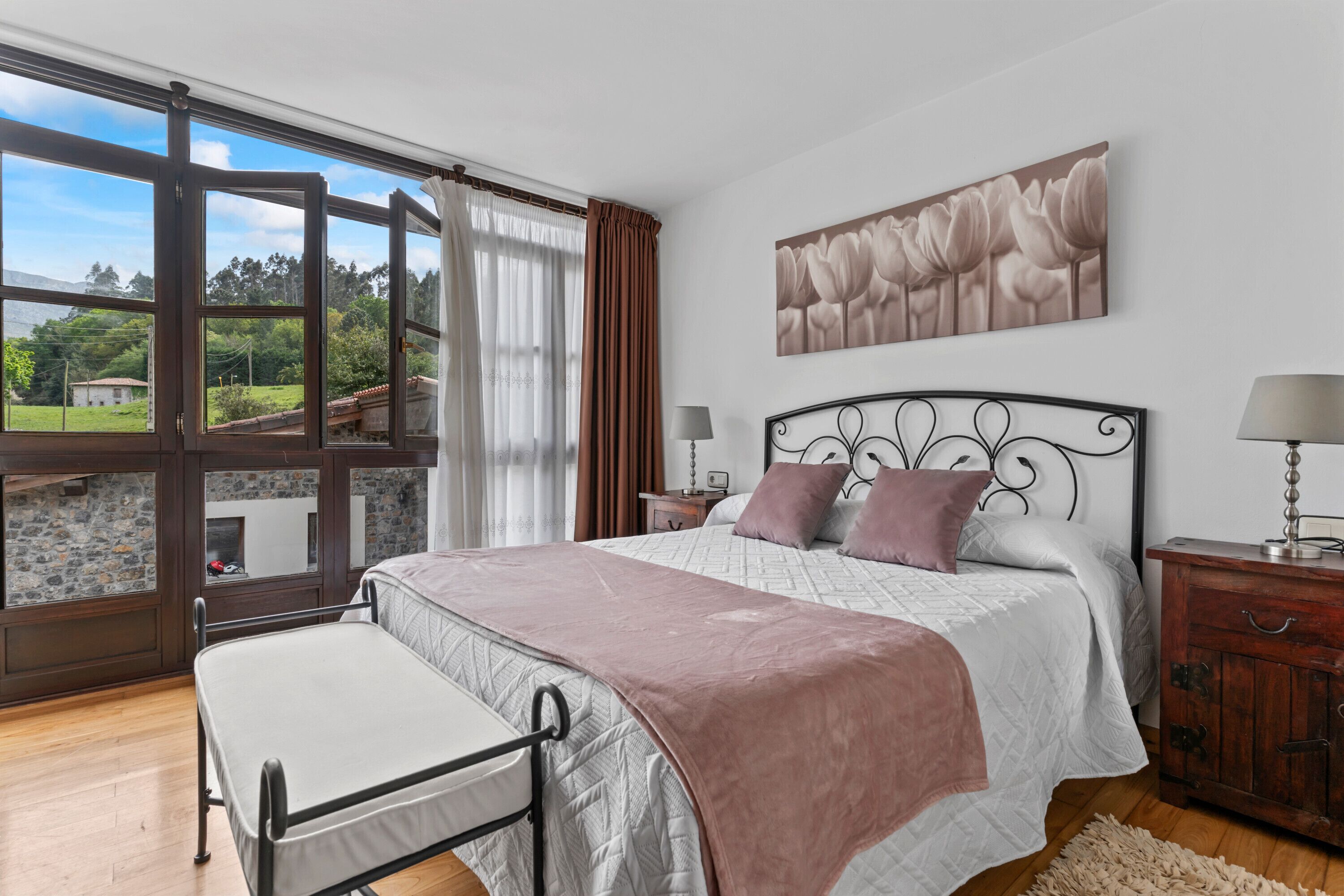 3 soverom, strykejern/-brett, wi-fi og sengetøy