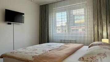 1 bedroom, iron/ironing board, free WiFi, bed sheets