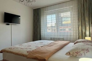 1 bedroom, desk, iron/ironing board, free WiFi