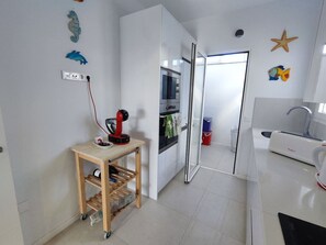 Fridge, microwave, oven, dishwasher