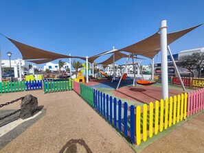 Children's area - Villa Valperal, piscina climatizada,posición ideal (Playa Blanca)