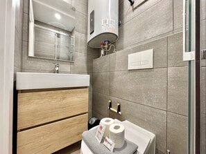 Douche, serviettes fournies