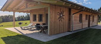 Vacation chalet with sauna and large terrace at Ferienhof Schiegl in the bay. Forest