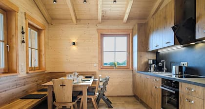 Ferienchalet mit Sauna und großer Terrasse am Ferienhof Schiegl im bay. Wald