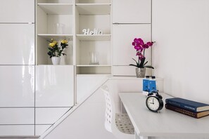 Exterior - North End Retreat (London)