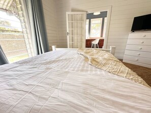3 habitaciones, tabla de planchar con plancha, wifi y ropa de cama