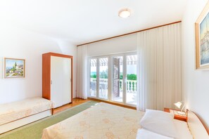 1 chambre, fer et planche à repasser, Wi-Fi gratuit, draps fournis