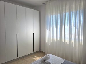1 chambre, fer et planche à repasser, Wi-Fi gratuit, draps fournis
