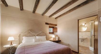 LODOLE COUNTRY HOUSE