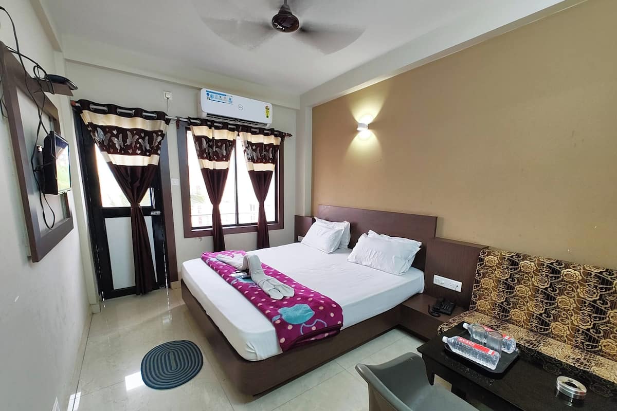 Deluxe Double Room, Multiple Beds, Air conditioning | View from room