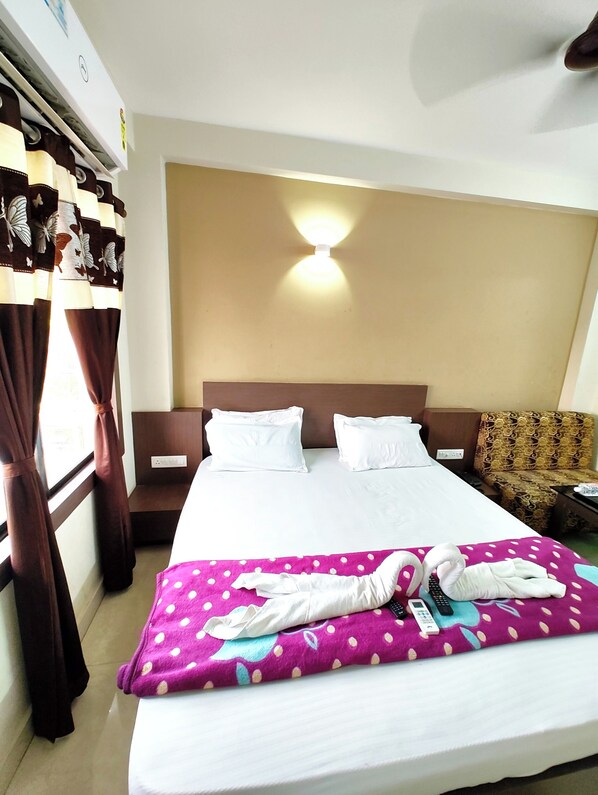 Deluxe Double Room, Air conditioning - Hotel U K Palace Puri (Puri)
