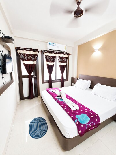 Hotel U K Palace Puri