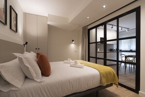 Iron/ironing board, free WiFi, bed sheets