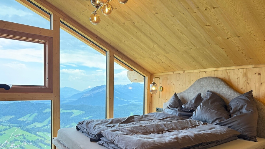 Panoramic hut in the ski Area