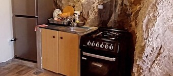 Cozy bungalow integrated in the rocks between the oaks in charming Aannaya