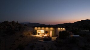 Exterior - Fox Inn:  Epic Views, Hot Tub, Cowboy Tub, Grill (Yucca Valley)