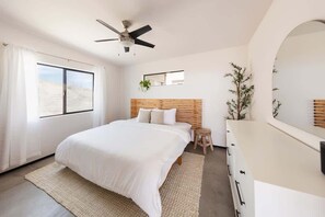 3 bedrooms, iron/ironing board, travel crib, WiFi - Fox Inn:  Epic Views, Hot Tub, Cowboy Tub, Grill (Yucca Valley)