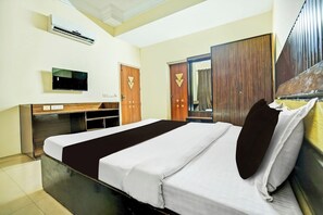 Deluxe Room, City View | Free WiFi - Hotel Kingstone Zirakpur (Zirakpur)