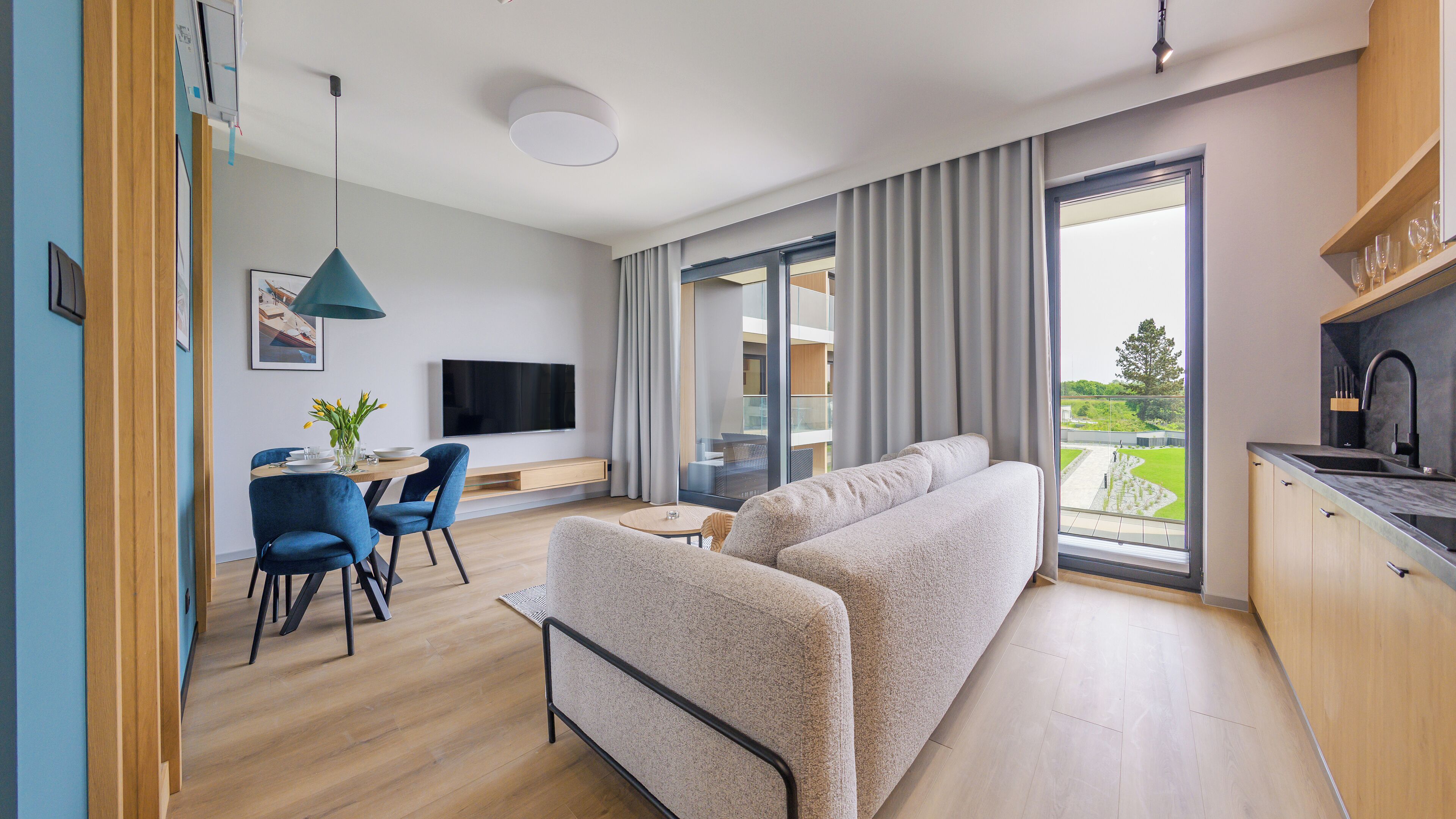 Apartament (23) | Vardagsrum | Platt-tv