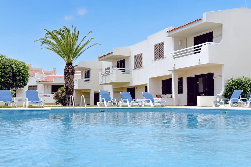 Aura Village City Beach Apartments