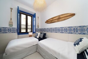 3 bedrooms, desk, iron/ironing board, free WiFi