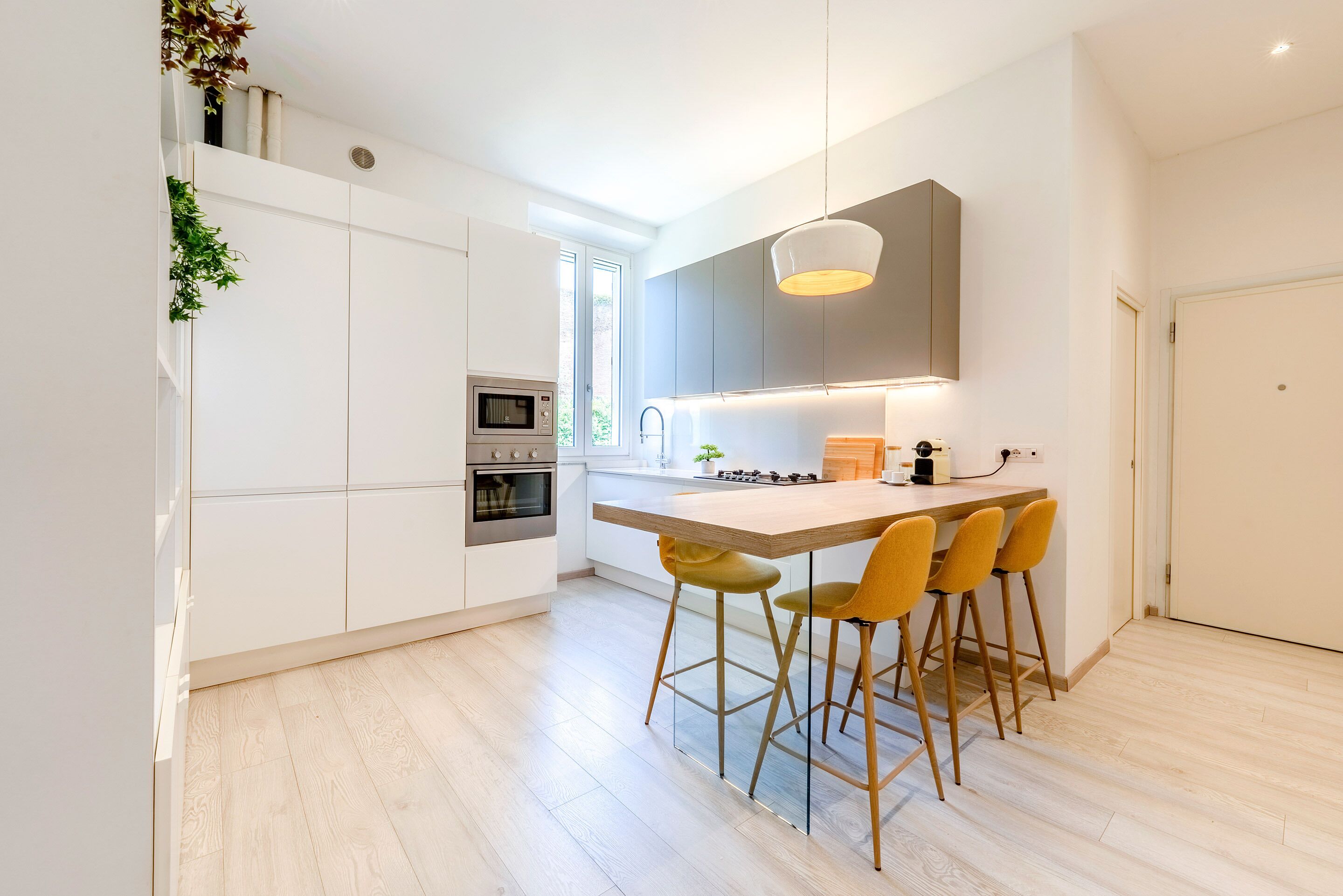 Apartamento (2 Bedrooms) | Cozinha privada | Geladeira grande, micro-ondas, fogão, cooktop