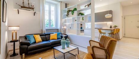 Apartment (2 Bedrooms) | Living area