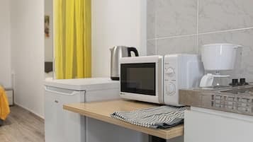 Basic Room | Private kitchenette
