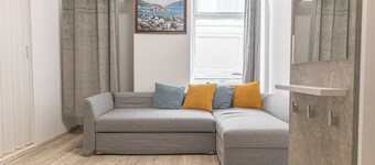 Affordable 3BR Apt near Hauptbahnhof