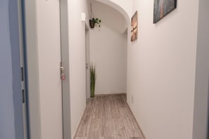 Basic-Zimmer | Bügeleisen/Bügelbrett, kostenloses WLAN, Bettwäsche