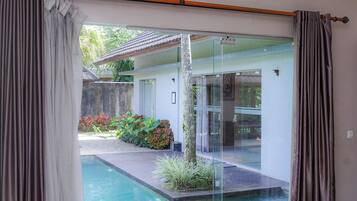 Luxury Villa, Mountain View | Desk, soundproofing, free WiFi