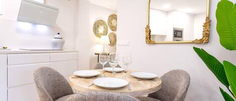 アパートメント (2 Bedrooms) | 客室内のダイニングエリア