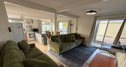 3 by the Sea at Coobowie Unit 3 - 3 bedrooms - dog friendly-Off peak special!