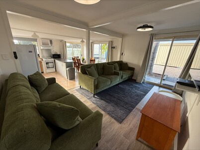 3 by the Sea at Coobowie Unit 3 - 3 bedrooms - dog friendly-Off peak special!