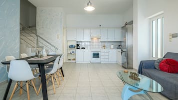 Apartment, Smoking | 4 bedrooms