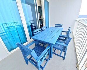 屋外ダイニングエリア