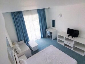WiFi, bed sheets