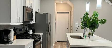 Micro-ondes, lave-vaisselle